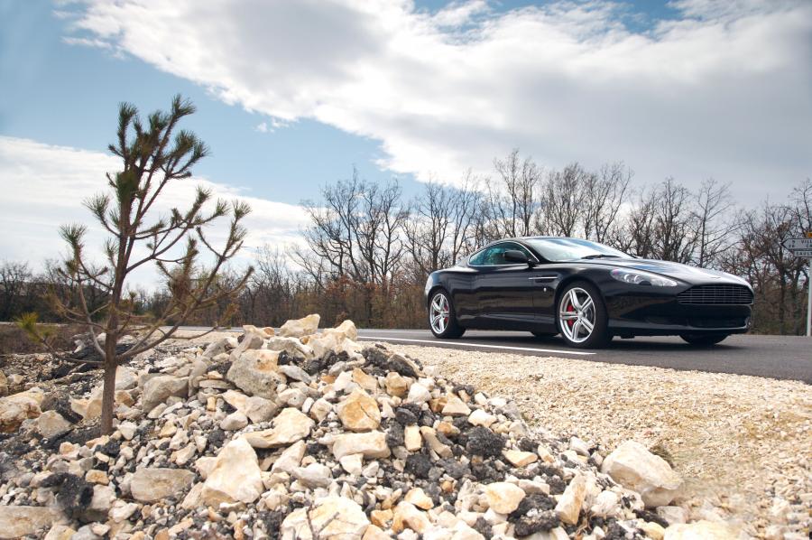  Aston Martin DB9 Sports Pack 2006 года  (UK) (фото 12 из 31)
